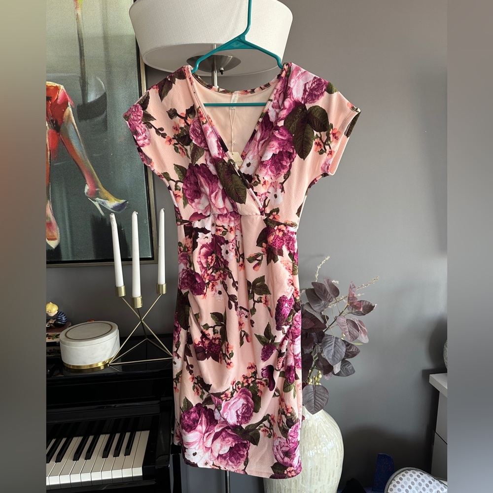 Pinkblush Pink Floral Maternity Dress wore twice. Very flattering & comfortable!